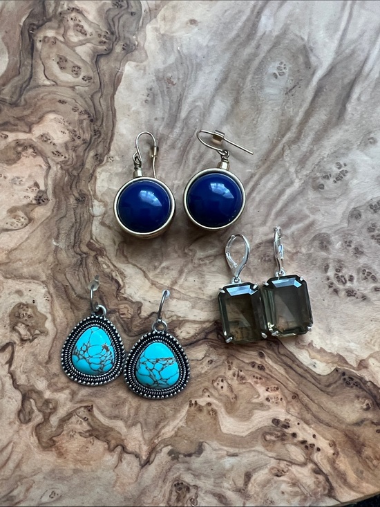Jewelry - Set of 3 drop earrings